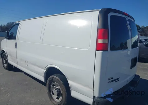 2011 Chevrolet Express 2500 Work Van z USA, uszkodzony, nr VIN 1GCWGFBA6B1119070